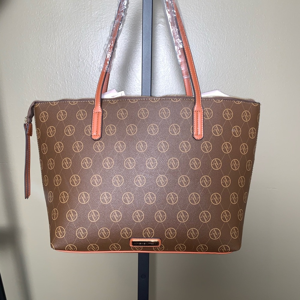 Adrienne Vittadini satchel